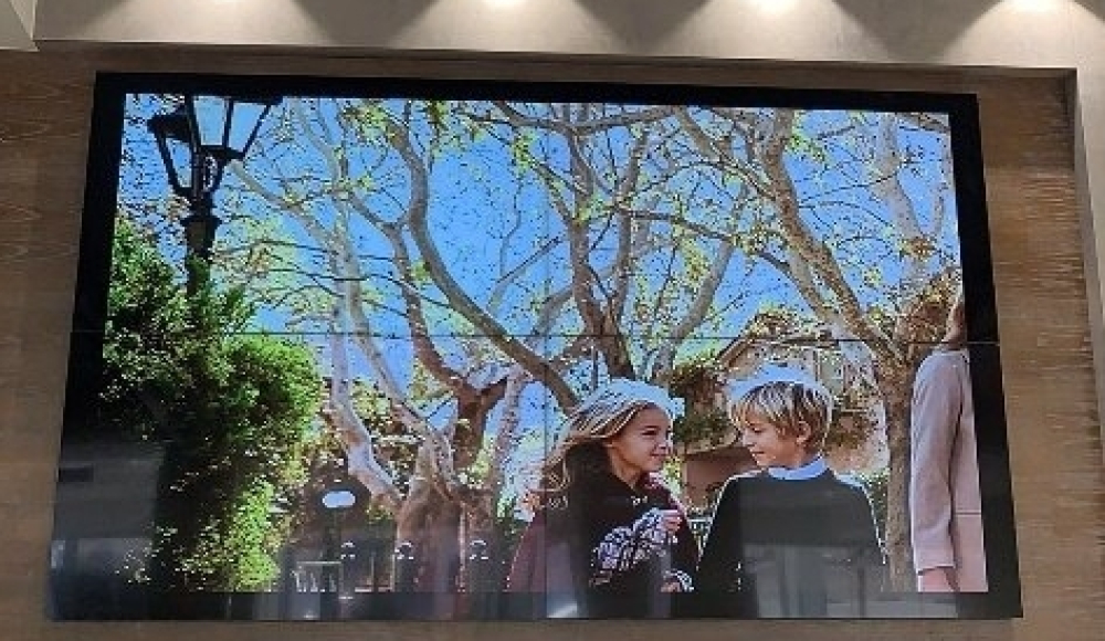 High resolution LED display